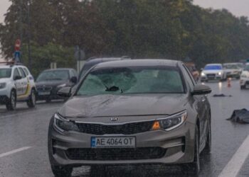 На виїзді з Дніпра  іномарка на смерть збила пішохода