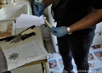 Накинувся з ножем на двох жінок: у Жовтих Водах затримали нападника