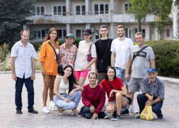 Відомий фотограф Дніпра відвідав мешканців геріатричного пансіонату та зробив емоційні фото
