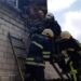 На Дніпропетровщині рятувальники знімали літнього чоловіка з горища власного будинку