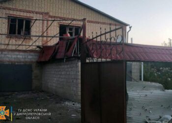 Руйнування, вирви та пожежі: подробиці останніх обстрілів області від рятувальників (ФОТО)