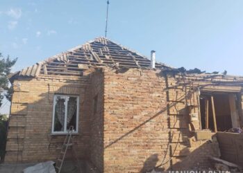 У Нікополі поліцейські фіксують наслідки нічних “прильотів”