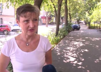Чому одна з вулиць Дніпра названа на честь Героїв Крут?