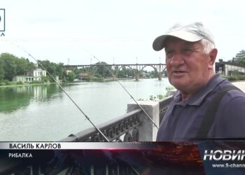 Дніпро цвіте і пахне! Чому хворіє головна водна артерія міста