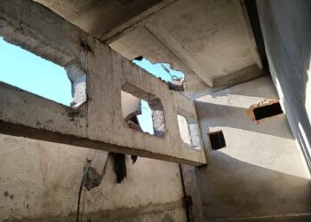 Поліцейські показали розбиті будівлі після ворожої атаки Нікопольщини (ФОТО)
