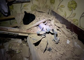 Голова ДніпроОВА показав дитяче ліжко, потрощене ворожою ракетою (ФОТО)