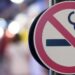 За порушення – штраф: мешканцям Дніпропетровщини нагадали про заборону курити в громадських місцях