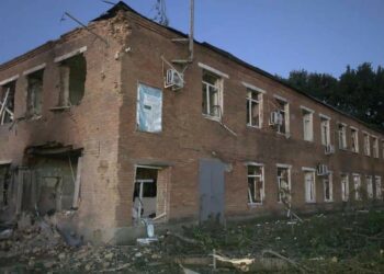 У Нікопольському районі ворожі ракети розбили агрокомпанію: подробиці від ДСНС 