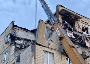 Рятувальники дістали з-під завалів у Нікополі ще одного загиблого