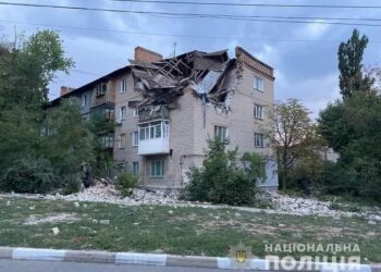 Загиблі, поранені, масштабні руйнування після ворожої атаки: на Дніпропетровщині поліція фіксує наслідки влучань 