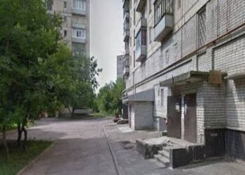 У Жовтих Водах 12-річний підліток намагався покінчити життя самогубством, вистрибнувши із 9-го поверху