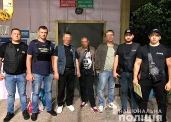 На Дніпропетровщині “витурили” з України чотирьох нелегалів 