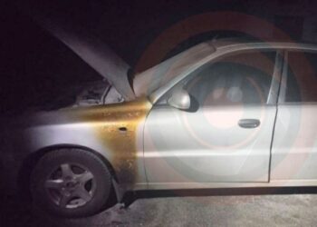 У Дніпрі чоловік шпурнув коктейль Молотова у чуже авто