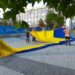 На центральному проспекті Дніпра замінили один із найбільших прапорів України