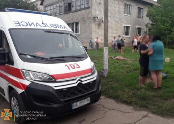 На Дніпропетровщині троє чоловіків отруїлися каналізаційними газами: є загиблий