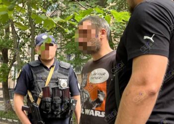 У Кривому Розі чоловік погрожував підірвати свою матір гранатою 