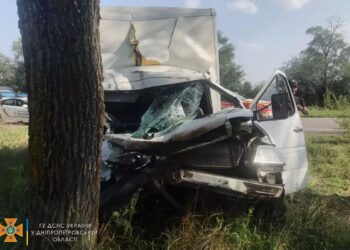 У Криворізькому районі сталася ДТП за участю двох вантажівок із потерпілим
