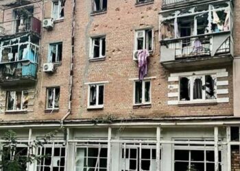 Поліція показала шокуючі фото з обстріляного Нікополя