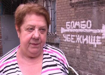 Сморід та пліснява. Мешканці будинку на Нігояна, намагаються врятувати своє бомбосховище