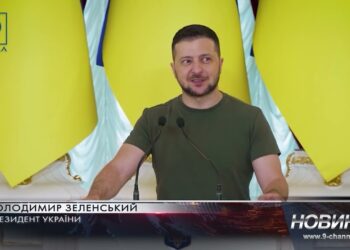 У День Молоді Президент України розповів про маленьких волонтерів, які вразили весь світ
