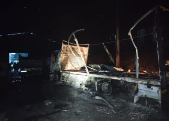 Згорілі автівки та розбиті будинки: подробиці обстрілу Нікопольщини від РВА
