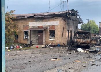 На АТП у Дніпрі з 200 автобусів уціліли лише 14: шукають безвісти зниклого співробітника