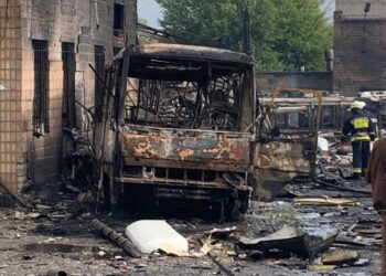 Внаслідок ракетної атаки по Дніпру загинув 60-річний чоловік: подробиці від рятувальників