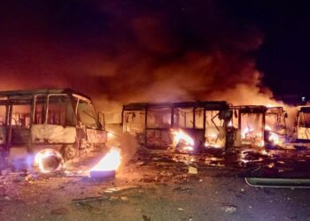 Одну людину вбили, щонайменше двох поранили: стало відомо про перші наслідки обстрілу Дніпра