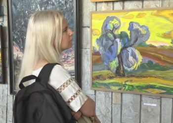 Чарівні барви Дніпра. Грандіозна художня виставка до дня міста