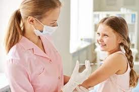 Усі учні мають бути обстежені лікарем і вакциновані – незалежно від форми навчання 