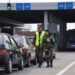 Чоловіків, які під час війни виїхали з України за кордон, при поверненні будуть затримувати 