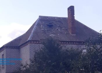 Прокуратура оприлюднила фото наслідків денного ворожого обстрілу Криворізьського району