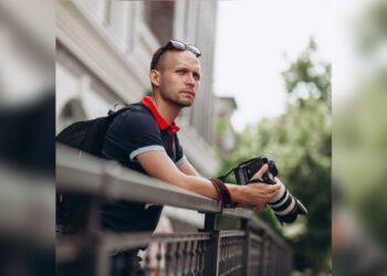 Відомий фотограф з Дніпра втратив на війні ногу: потрібна допомога