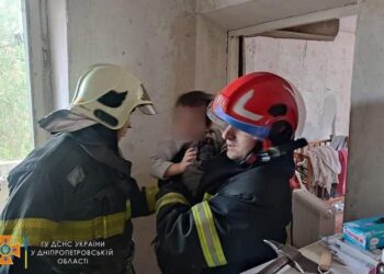 У Павлограді з вікна п’ятиповерхівки випав 9-річний хлопчик