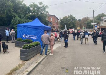 У Дніпрі організували місце для звернень громадян, постраждалих внаслідок ракетного удару