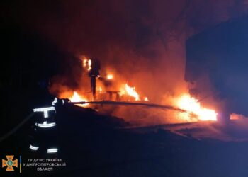 Через ворожий обстріл у Синельниківському районі загинуло 2 людини та поранена 19-річна дівчина: подробиці від рятувальників
