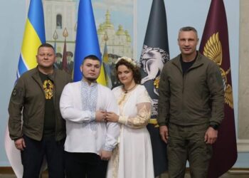 Віталій Кличко був свідком на весіллі офіцера, а обряд укладання шлюбу проводив Валерій Залужний 