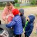 Сьогодні волонтери #ФондВілкулаУкраїнська перспектива та та #ФондКрилаБратства вирушили в гості до багатодітної сім’ї, де проживає 9 діток.