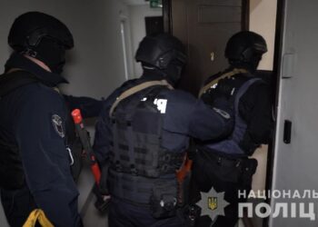 У Дніпрі затримали банду псевдоволонтерів, які привласнили зібрані для ЗСУ майже 9 мільйонів гривень