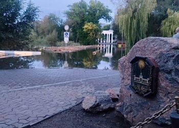 У Кривому Розі приборкували воду, яка розлилася після ракетної атаки по гідротехнічним спорудам міста