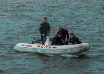 У воді під Південним мостом Дніпра виявили тіло людини
