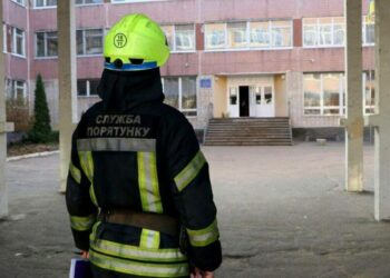 Школи Дніпра та ще чотирьох міст України “замінували” 
