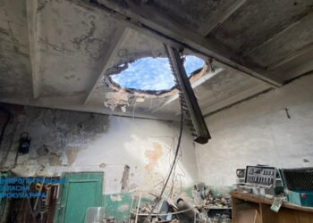 Прокуратура показала моторошні фото після обстрілу Нікопольщини та Криворіжжя