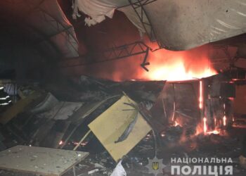Поліція показала фото з місць обстрілів у Нікополі та Марганецькій громаді 