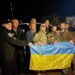 Відбувся великий обмін полоненими: з полону повернули 215 бійців, обмінявши на Медведчука