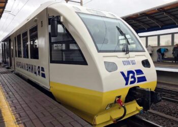 “Укрзалізниця” призначила додатковий потяг з Києва до Запоріжжя через Кривий Ріг