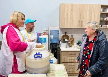 У Дніпрі українська Роксолана роздавала обіди нужденним та переселенцям