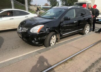 Стало відомо про стан постраждалих, які вчора потрапили під колеса автівки на Привокзальній площі