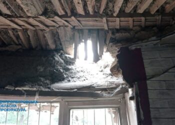 Прокуратура показала фото Нікопольщини після обстрілів