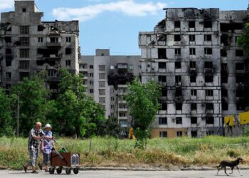 В окупованому Маріуполі місцевих викликають до військкоматів